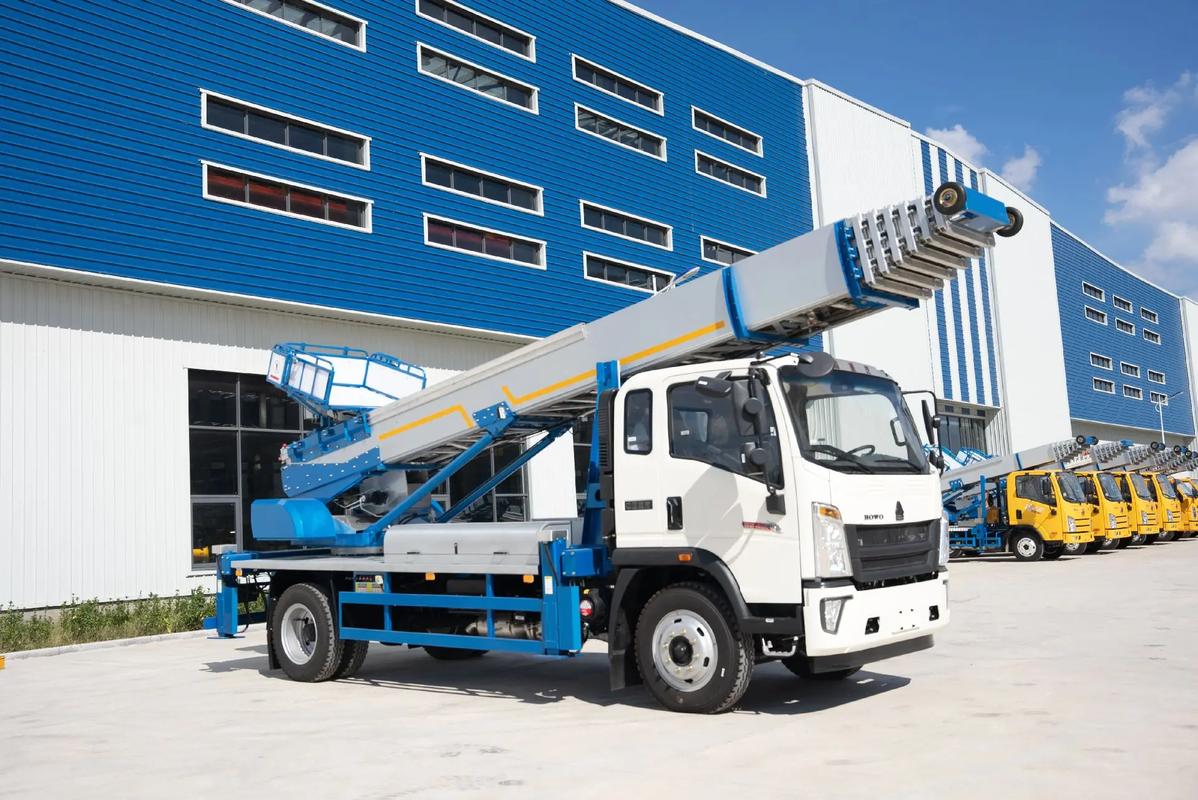 常州武进出租云梯车高空作业车 建筑垃圾搬运